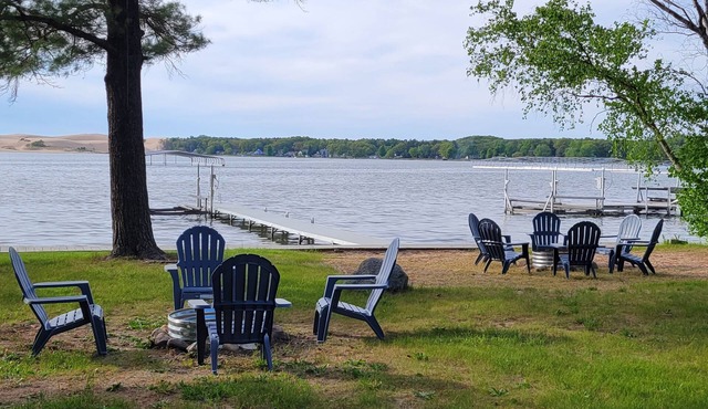 Three Lovely Cottages On One Lakefront Property ~ Sleeps 22!