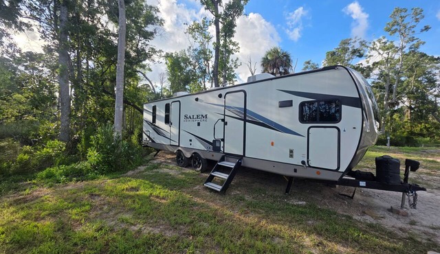 Tranquil 1-bedroom camper in Steinhatchee near attractions! 4 full hook up lots