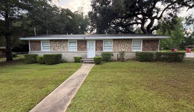 Tranquil 3-bedroom house with AC in charming Eastman
