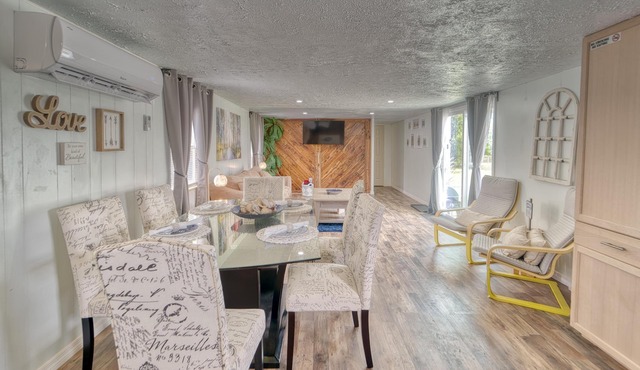 Tranquil Oasis, Private Entrance & Kitchen