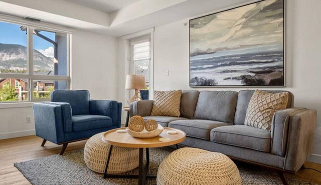 Tranquil Waterside | Pool & Hot Tub | Renovated in Invermere