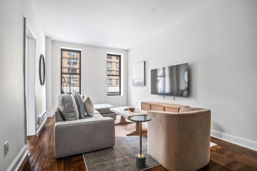 Trendy apt with 3 Bd and 1Bath