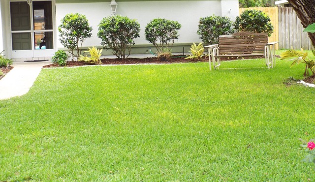 TWO BEDROOM HEATED POOL HOME - FREE CABLE AND WI-FI