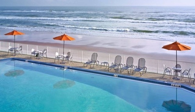 Two Bedroom Ocean Front Condo, Daytona Beach 2408680sa