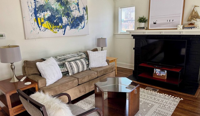 UAB 2bd2bth 5 mins walk to EAT & SHOP