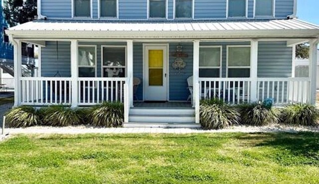 Ultimate vacay home, walk to beach, fenced in yard