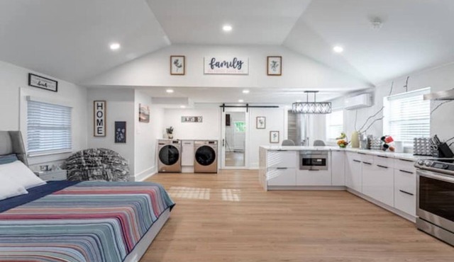 Ultra-Modern Studio | Near Hospital & NYCIM | WiFi