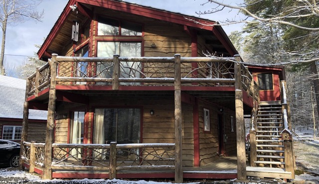 Unique Rustic Ski/Tree House - Game room, Hot tub & Sauna in Jay