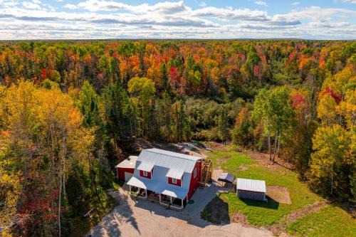 Upper Peninsula Barndominium on 18 Acres w/Emus