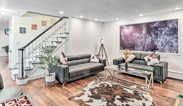 Upscale Waterbury Retreat w/Indoor Hot Tub!