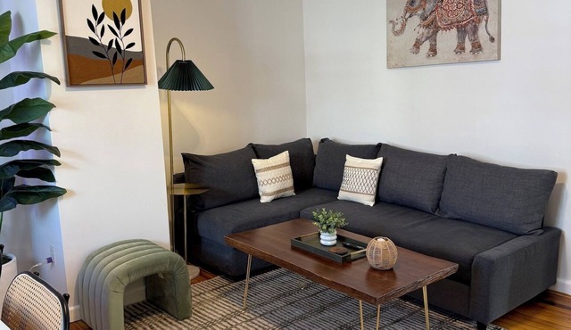 Vibrant 3-BED Stay In Great Neighborhood Near NYC
