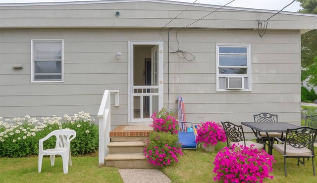 Victory Bungalow - 2 bed/1.5 bath - AC-Affordable-Clean - Sleeps 6+ Avalon, NJ