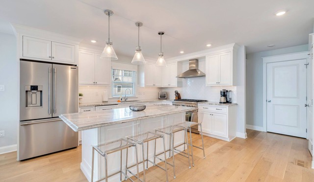 Victory Grace - 5Br/3.5Ba - Avalon - Sleeps 14 - Bay Views & Private Pool