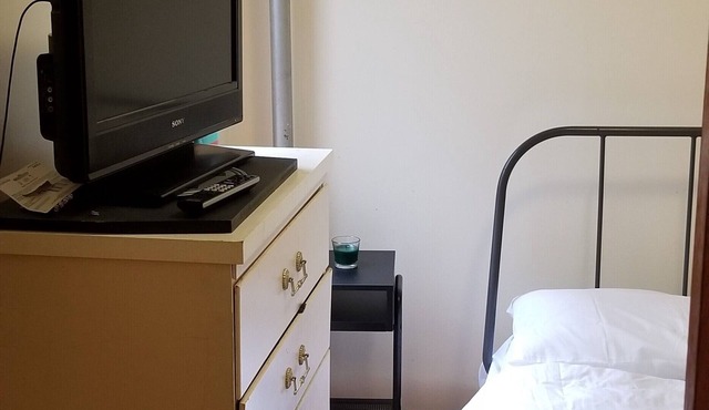 Villa Prospect Park West QBR (sleeps 2) & Living Room in 2 BR apt