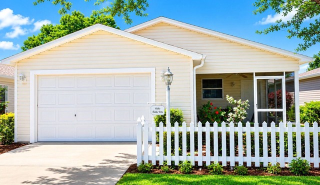 VILLA W GOLF CART CLOSE TO LAKE SUMTER LANDING NO EXTRA GUEST FEES ACTIVE HOSTS!