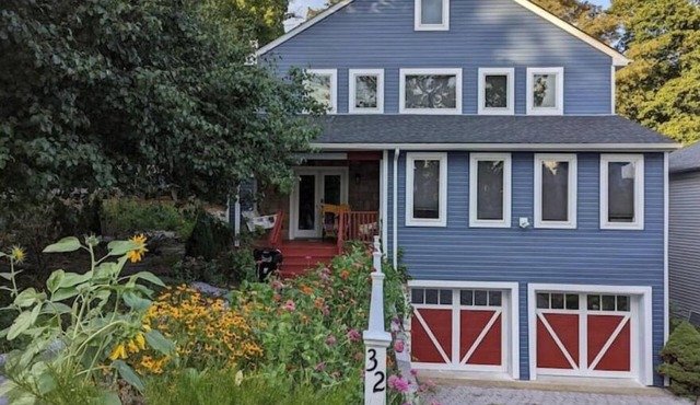 Village 5 bdrm 5 bath with great location in town