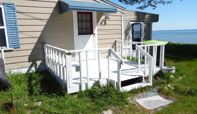 Vintage cottage on Lake Huron in Quaint Town of Au Gres Michigan