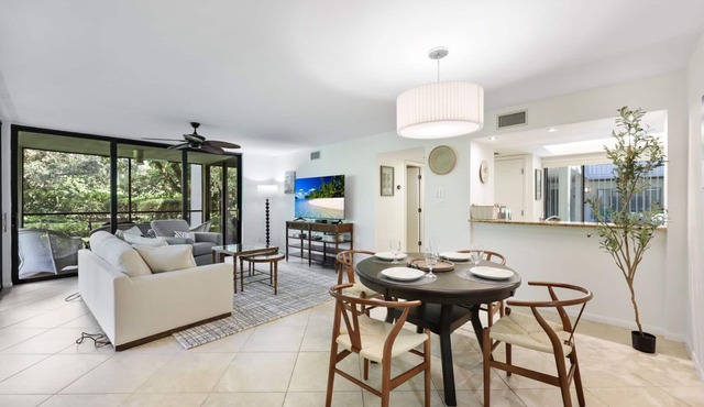 Vista: Screened Patio, Close to Beach