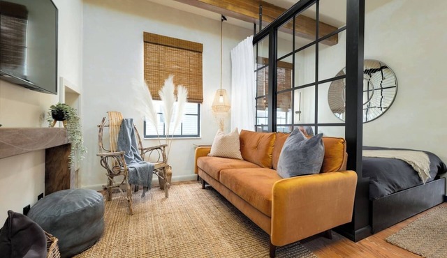 Wabi-Sabi Inspired Studio w Bikes, Walk to River