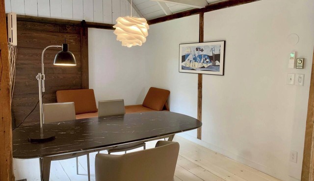 Walk, East Hampton Village Barn Cottage Furnished cottage mins to Ocean Beaches