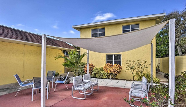 Walk to Beach: Cocoa Beach House Near Dtwn!