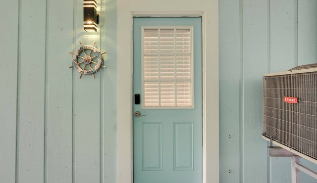 Walk to Beach! St Augustine Escape, Patio & Grill