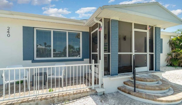 Walk to Gulf! 4BR Pool, 1-Level