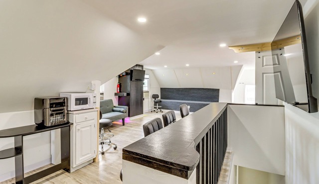 Walk to Main St Stroudsburg! Pocono Townhome