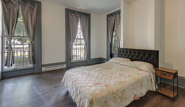 Walk to Town: Bath Apt Near Keuka Lake Wine Trail