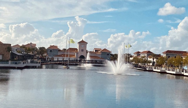 walking distance to The Palms Town & Country Mall.
