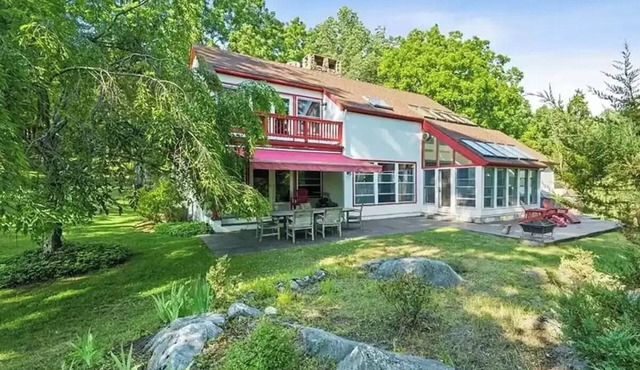 Warwick valley wineries, breweries, Legoland, hiking/skiing - kid friendly