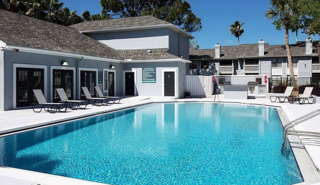 Water View, Pool, BBQ & Pet-Friendly