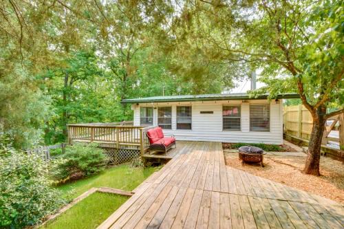 Waterfront Cabin w/Private Dock on Lake Hartwell!