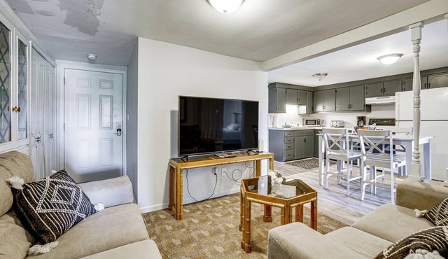 Waterfront Condo 2 Mi to Historic Dtwn Port Huron!