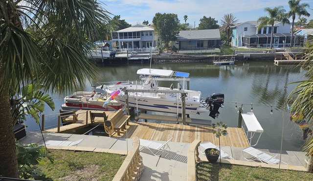 Waterfront Paradise ☼ Paddle to Gulf ☼ Resistance Swimming Spa