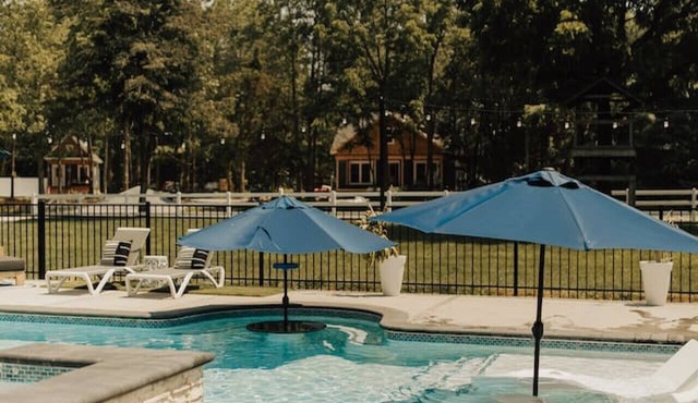 Waterfront studio w/pool - shopping and beaches in Lincoln
