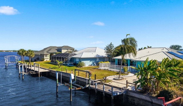 Waterfront Villa with Pool, Dock and Gulf Access