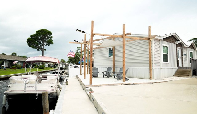 ☀️WATERFRONT W BOAT ACCESS PCB. 3BD 2BA. PRIVATE CANAL RIGHT TO THE BAY
