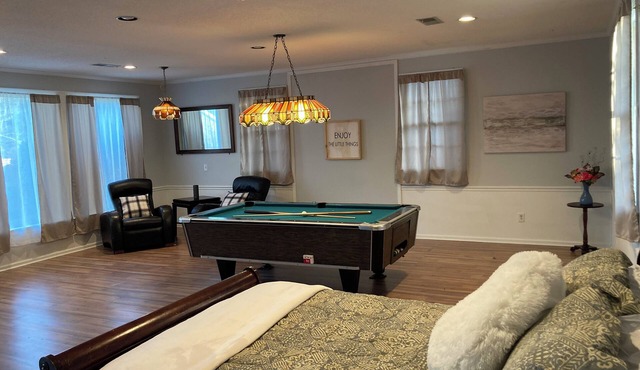 Welcome to Columbia! Stay in this tranquil space!