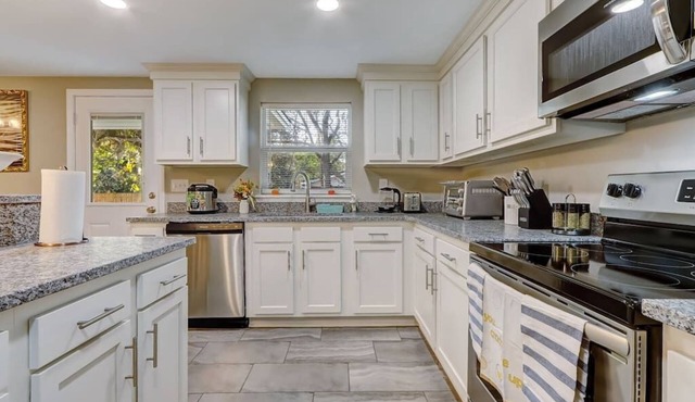 Welcome to Merival Manor! Fresh & New find your way to this spacious hideaway