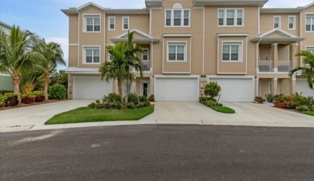 Welcome to The Landings at Coral Creek.