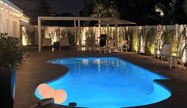 Welcome to Tropic Palms — a Dwell Magazine-featured designer retreat.