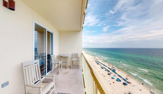 Welcoming oceanfront 14th floor condo with pools hot tub & easy beach access