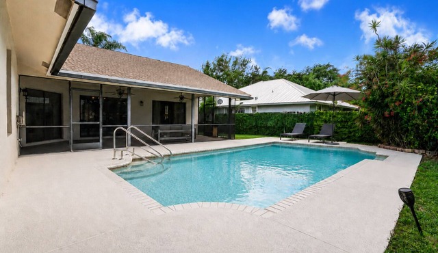 Wellington Pool Home Near WEF 4BR Heated Pool Sleeps 8+