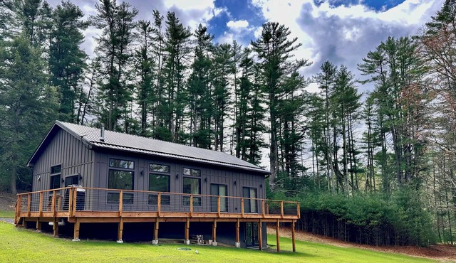 White Pine Chalet - Set among towering pines, this modern retreat pairs clean architecture with cozy interiors. Light-filled by day, serene and cocoon-like at night.