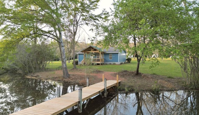 Willow Waterfront Lodge, Auburn