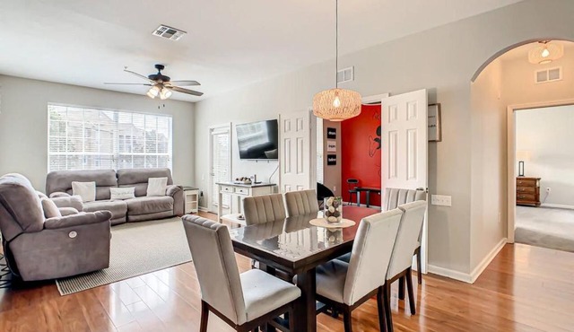 Windsor Hills Mickey Mouse Condo, 2.5mi Disney