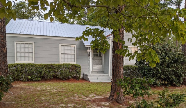 With in walking and seeing of Waycross Hospital