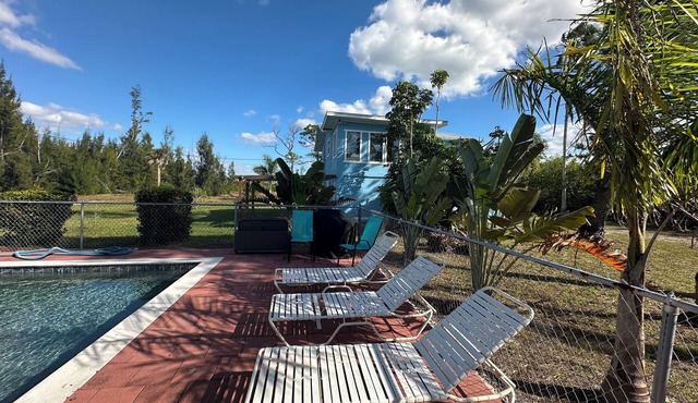 Wonderful 2-bedroom unit with shared pool in pine island