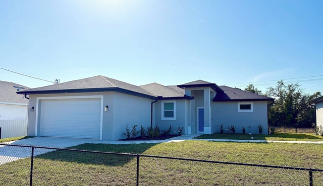 Wonderful 3-bedroom house with AC in welcoming Fort Myers